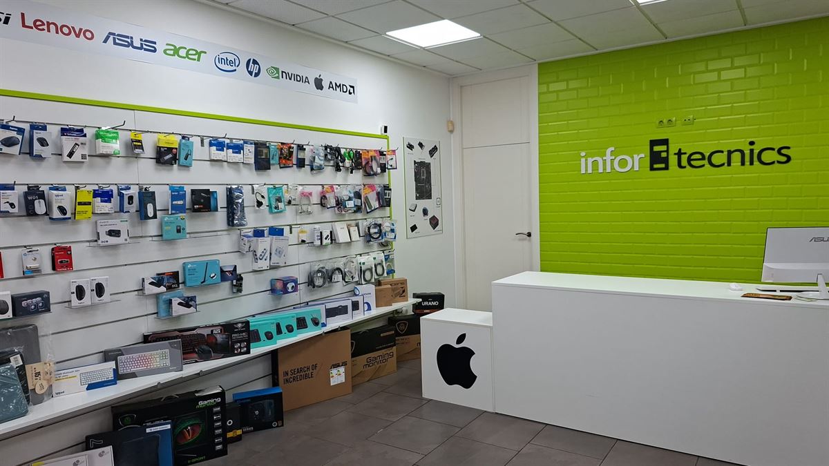 Mostrador de la tienda Infortecnics